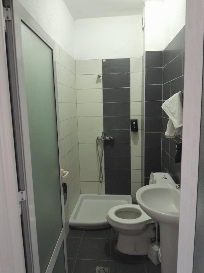 Hotel Yjet Pogradec Exterior foto