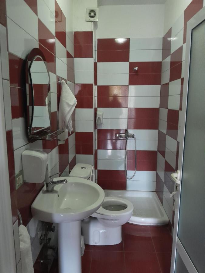Hotel Yjet Pogradec Exterior foto